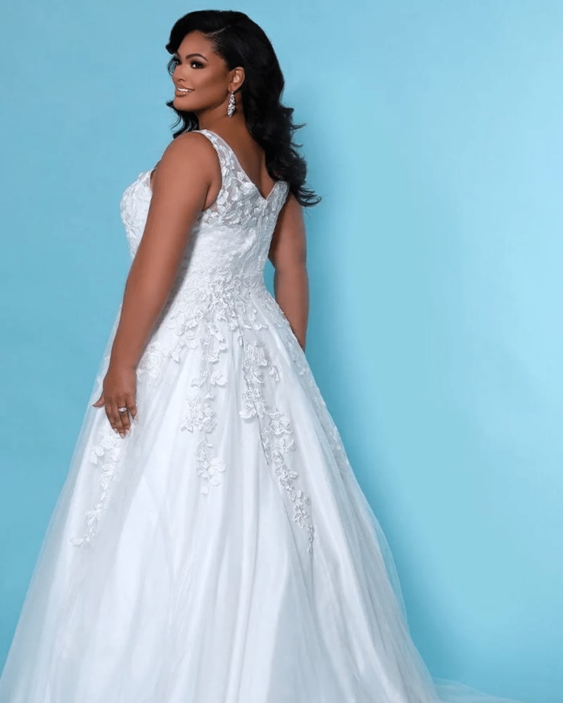 Ivory dress size 20 top